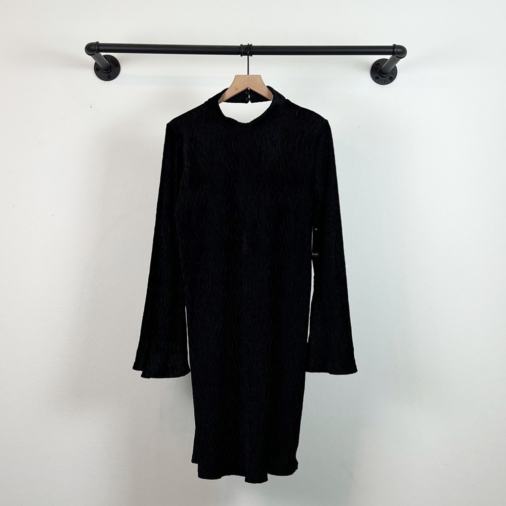 NWT Eloquii Flare Sleeve Textured Velvet Mini Dress in Black - Picture 4 of 7